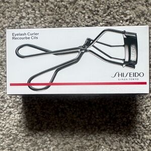 Shiseido Silver Eyelash Curler